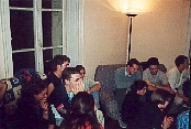 gens dans le salon